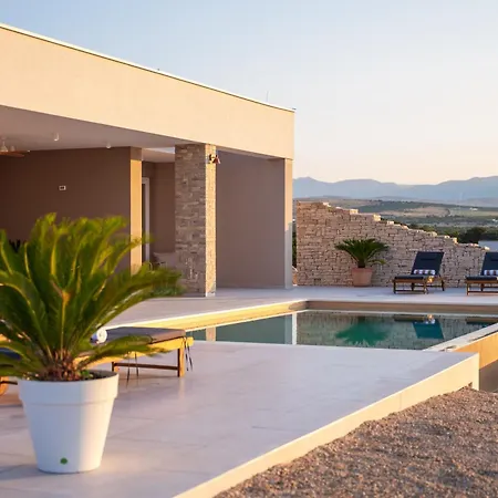 Alba Private Retreat - Heated Pool, Sauna & Jacuzzi Βίλα *
