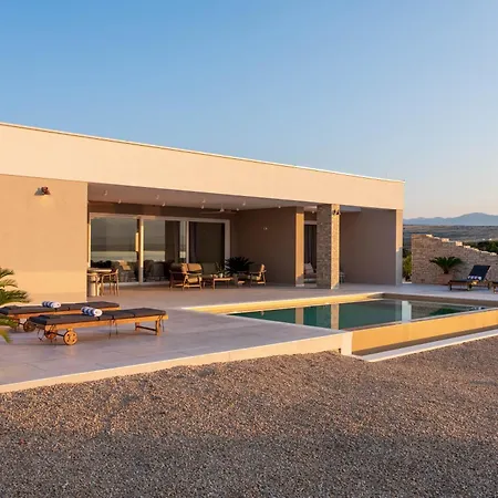 Alba Private Retreat - Heated Pool, Sauna & Jacuzzi فيلة *