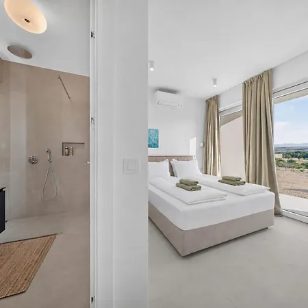 Alba Private Retreat - Heated Pool, Sauna & Jacuzzi *