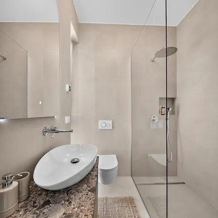 Alba Private Retreat - Heated Pool, Sauna & Jacuzzi