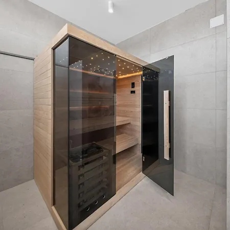 Alba Private Retreat - Heated Pool, Sauna & Jacuzzi * Košljun