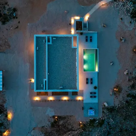 Alba Private Retreat - Heated Pool, Sauna & Jacuzzi فيلة *